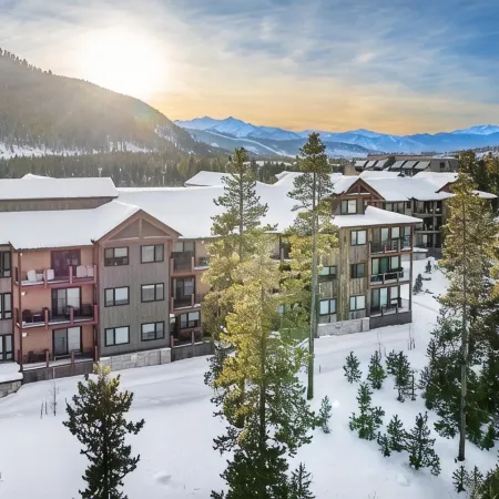 1-bedroom Luxury Ski Retreat in the Heart of Keystone with free electric charger