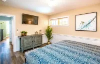 Slope-side Luxury Penthouse-Level Ski-In/Out Cranmore Mtn Condo!!