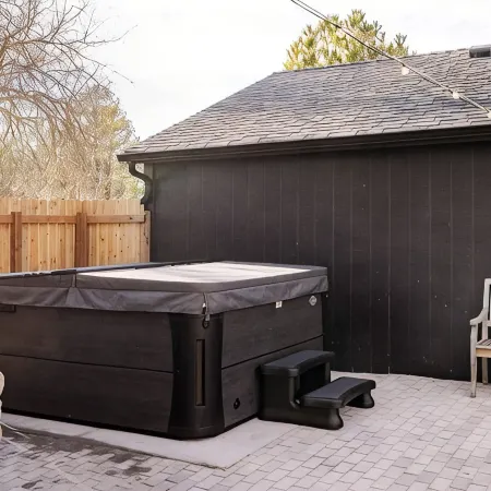 Wilderness Haven with Hot Tub in Franktown