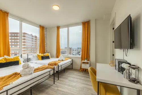 Bright & Bold Escape with NYC Views+Free Parking. Sleeps 9+2Baths! 20% Off 7days - Apartments