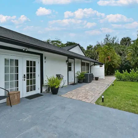 Cozy home with private entrance!