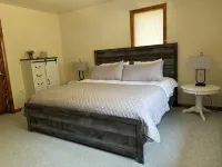 Spacious Newly renovated house with Hot tub, Game Room, Fitness room and more!