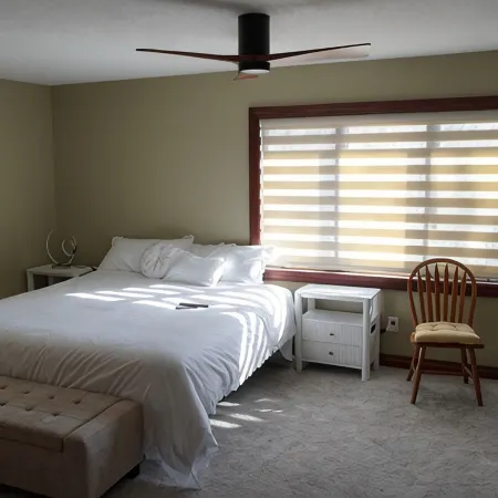 Quiet 3 BDR Home- private sauna & skyline view- close to downtown & Mayo Clinic