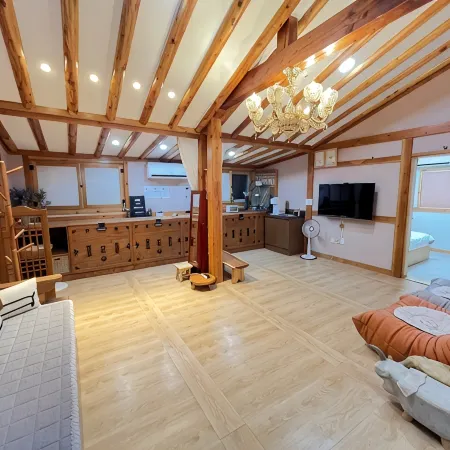 Suncheon Sumiyeonga Hanok Private House