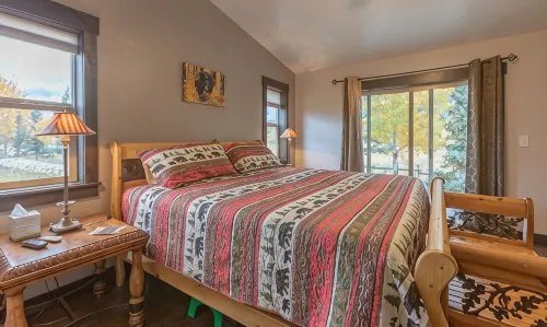 Bear Meadow Lodge: relaxing 3400 sq. ft., 6 bdm home 37 miles from Jackson Hole - Homestays