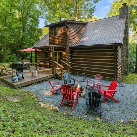 Close to Town and Nature! Trailer Parking/Easy Access, New Hot Tub, Dog Friendly