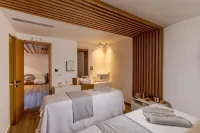 Cresanto Luxury Suites - spa
