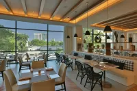 Courtyard Santo Domingo Piantini - 4 estrellas