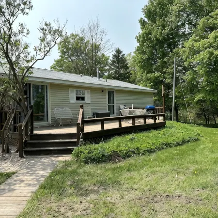 Cozy Place w/Rustic Bunk house ORV Trail at end of driveway Sleeps 8-10