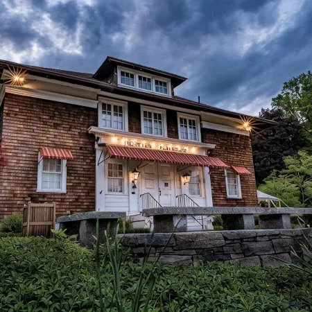 Connecticut Colonial with River and Sunset Views!