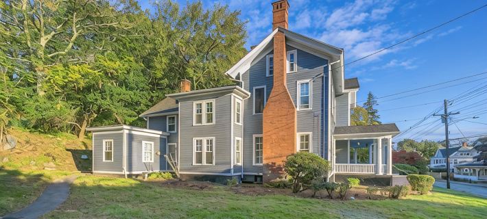 Your Charming 4BR Retreat Home Minutes from Casino Excitement! Hotels in Norwich