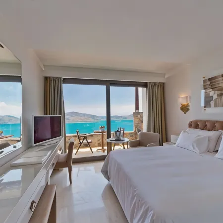 Royal Marmin Bay Boutique & Art Hotel