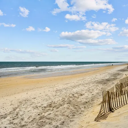 Oceanfront Family Retreat / Pool, Hot Tub, Elevator, Well Stocked Kitchen