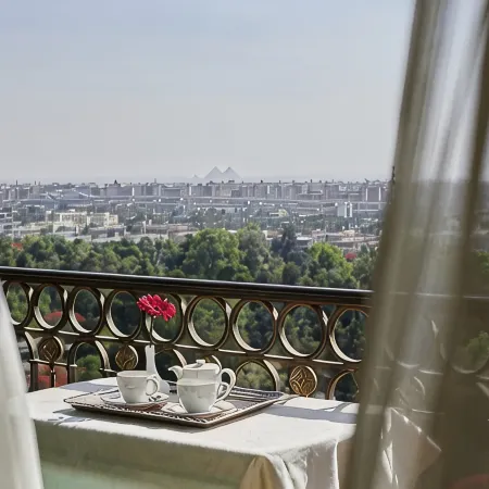 Four Seasons Hotel Cairo at the First Residence