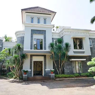 The Acacia Hotel Anyer โรงแรมใกล้หาดจีโกเนิง