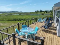 Spectacular beachfront with epic views, beautiful lit-up deck for sunset dining! Hotels in Lubec