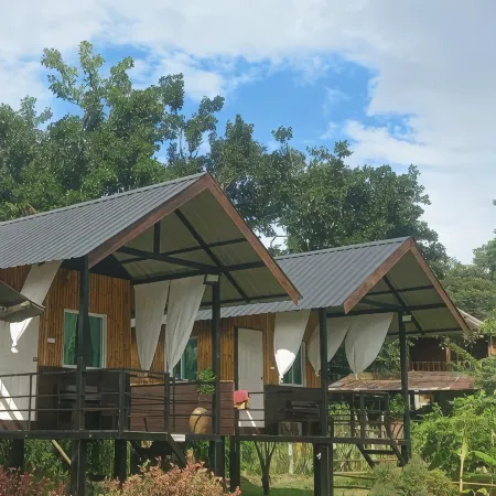 Rainbow House Pai