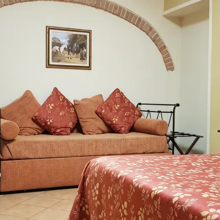La Regibussa - Hotel Ristorante Отели в г. Асти
