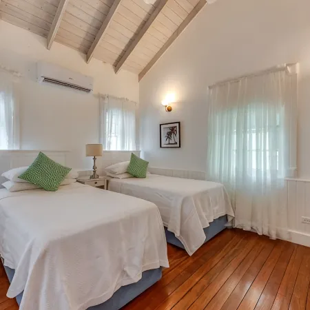 Idyllic 7 Porters Court, Beach Club Membership, pool, 5min walk beach,  Holetown