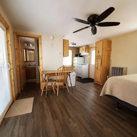 Cozy Cabin Getaway - Studio on ATV & Snowmobile Trail with Hi Speed WiFi Hotels in Conover