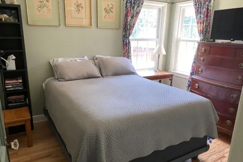 Cozy 3-bedroom Beaverdale Brick - บังกะโล