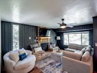 Carpenter Cottage - Renovated condo across from pond - Balkoner