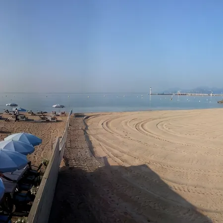 Azurene Royal Hotel