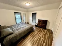 The Square on Prairie- Charming 3-bedroom home located near DTSF! - Bungalows