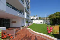 Penthouse w/ Private Hot Tub – Large Terrace – Walk to Beach - Homestays