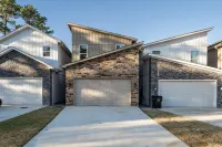 Lakefront with game room & kayaks! Sleeps 12! - 4-Star