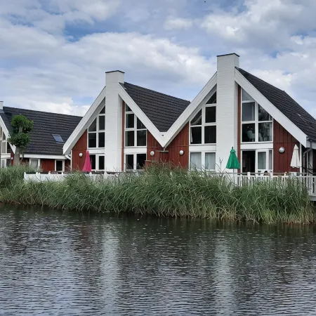 Vacation home with water terrace incl. additional costs - with sauna and fireplace
