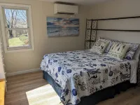Lakefront retreat w/ deck, dock, sandy beach, 4 watercraft, <6 mins to 2 beaches - breakfast