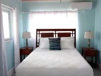 960 Sq. ft  Beach  Front Villa located in Steventon, Exuma,  Bahamas . Hotels in Great Exuma Island