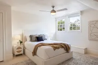 Charming Historic Lighthouse, A Magical Oasis With Great Sunsets