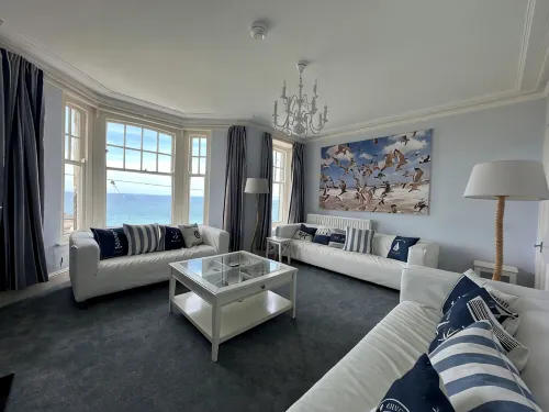 Bay Watch House, St Ives With Sea Views of Porthmeor Beach, Parking For 2 Cars. - 3-Star