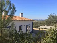 Secluded 2 Bedroomed Country Cottage with Private Pool north of the Algarve Hôtels à : Ourique