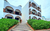 Oceanside Villa "Cozumel" with a/c pool in centro    5 min stroll to beach - Villas