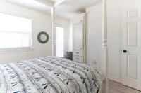 4 BR Beach Cottage: Hot Tub- Firepit-Table tennis - واي فاي