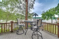 Waterfront, large covered boat slip provided, carport for 1 plus xtra parking - Chalets