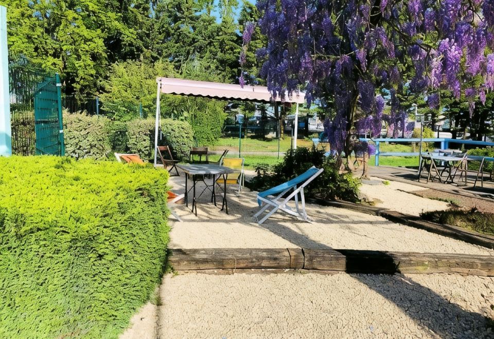 Hôtel Au Relais des Lilas - Housity