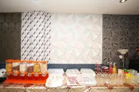 Acorn Lodge Hotel Gatwick & Parking - breakfast