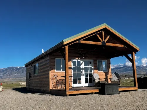 Elegant and peaceful cabin on the Clark's Fork of the Yellowstone river! - Chalets