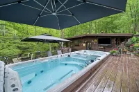Modern, Luxurious Cabin for Two Located on a Cascading Waterfall. - 부티크