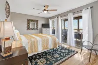 Million Dollar View!  Large Lakehouse Over-Looking Lee's Ford Marina - 4-Star