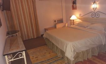 Hotel Royal - Housity