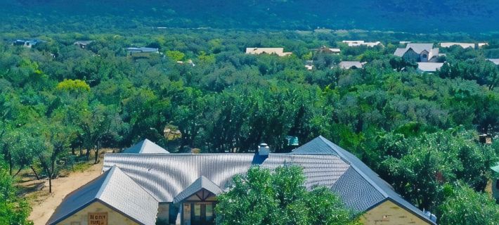 Stunning 6 Bedroom vacation home with pool & hot tub 5 minutes from Frio River! Ξενοδοχεία στην πόλη Uvalde County