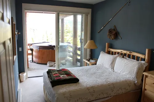 Ski in-Ski out direct to lift, New hot tub, wi-fi, Big Sky, Mountain views - Mountain view