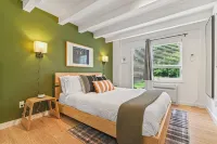 Sleeps 14! Game Room, Hot Tub, Firepit, Near Camelback & Great Wolf Lodge