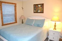 Locust Flats -  Pet-Friendly Mountain  Cabin =  Decks-Views-Firepit - 4-Sterne
