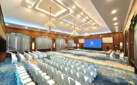 Royal Senyiur Hotel - Bãi đậu xe